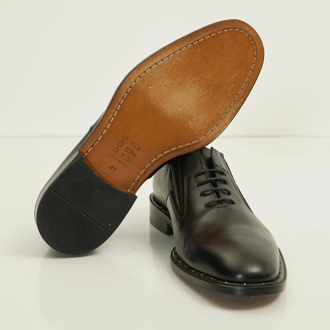 The Studded Cap Toe Oxfords Polished Leather - Black