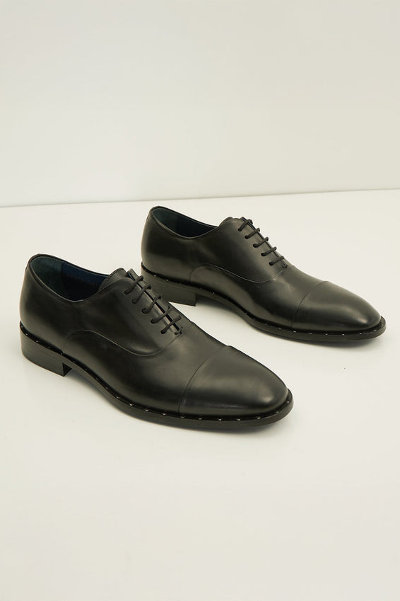 The Studded Cap Toe Oxfords Polished Leather - Black