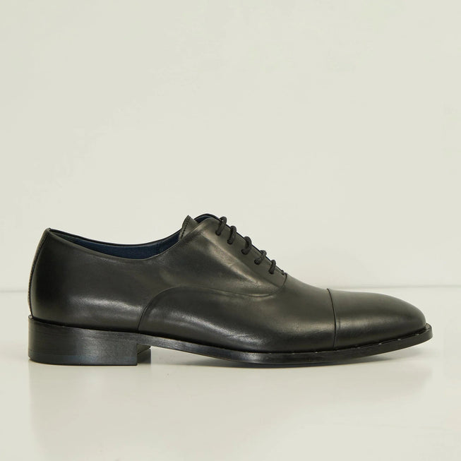 The Studded Cap Toe Oxfords Polished Leather - Black